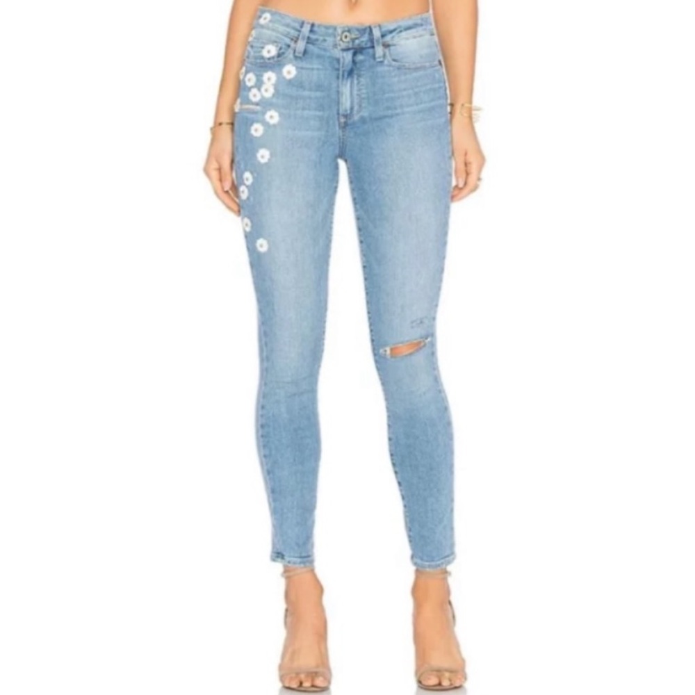 PAIGE Hoxton Ankle in Studded Daisy Jeans Light Wash Denim